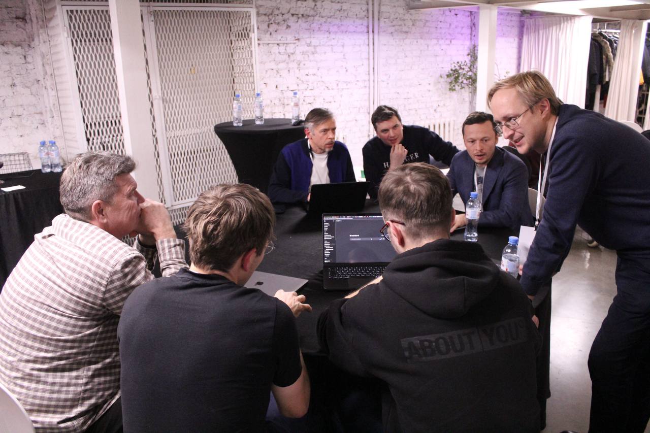 Хакатон heg.ai — команды работают над решениями